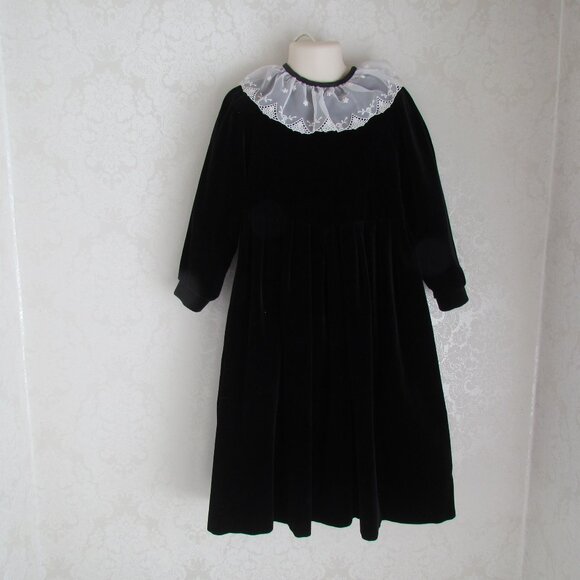 GIRL'S LAURA ASHLEY BLACK VELVET DRESS, 3-4 YEARS w LACE COLLAR; MOTHER & CHILD - Picture 7 of 8